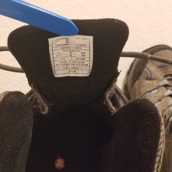 Merrell Women's Waterproof Hiking Shoes Moab 2 Mid, Size 8.5, Granite Gray Suede - Picture 9 of 11